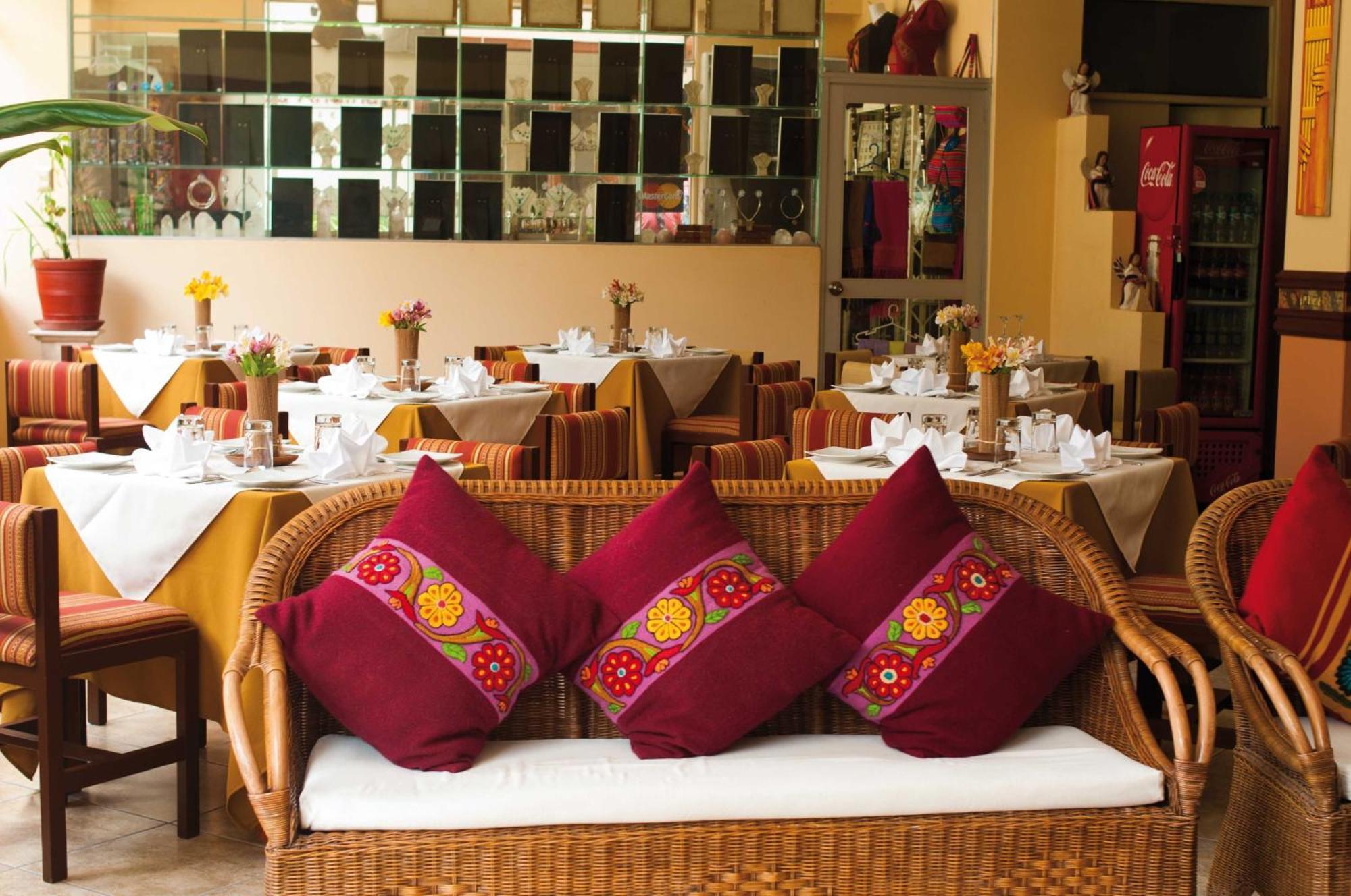 Hotel Taypikala Machupicchu ภายนอก รูปภาพ