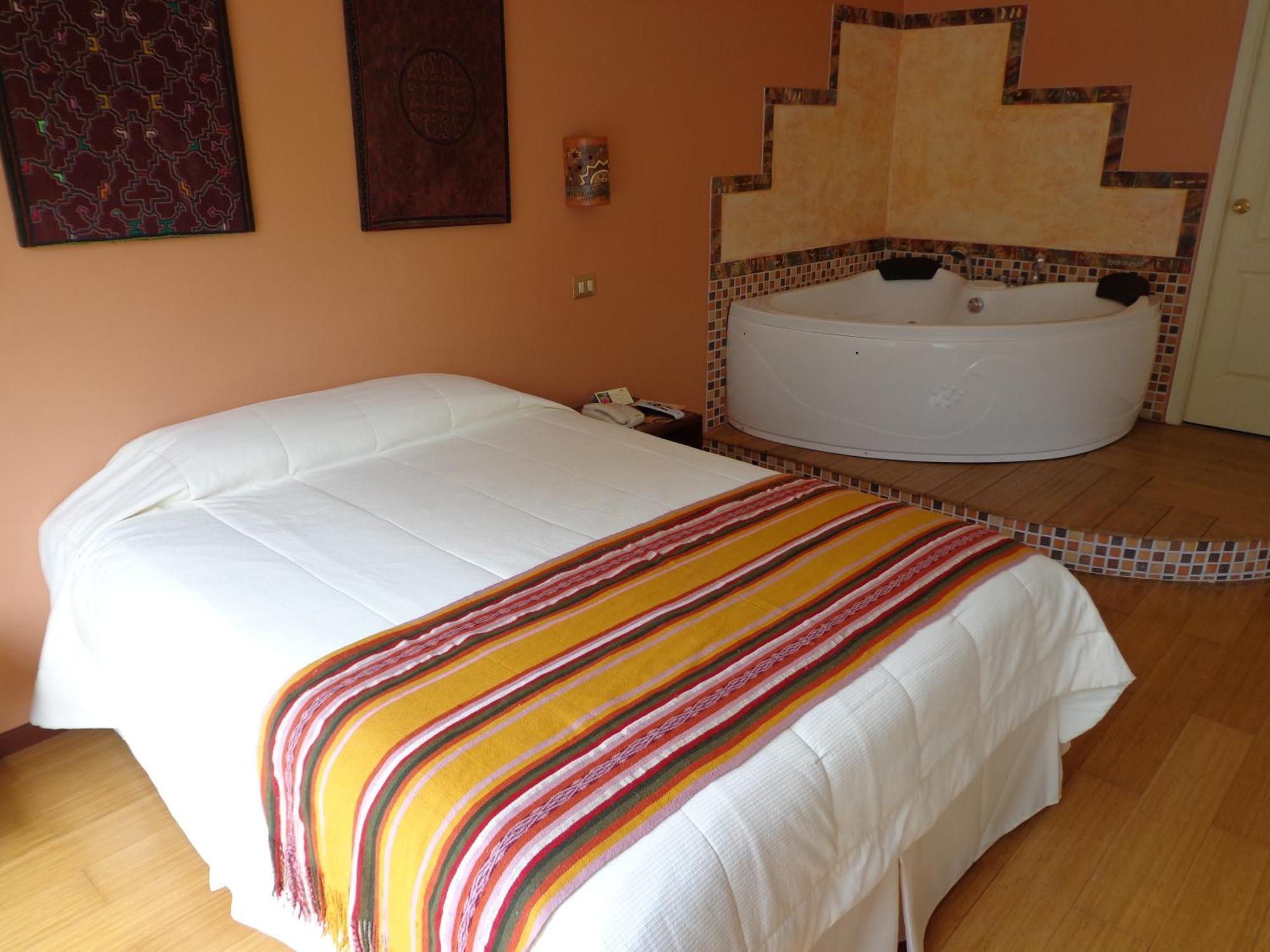 Hotel Taypikala Machupicchu ภายนอก รูปภาพ