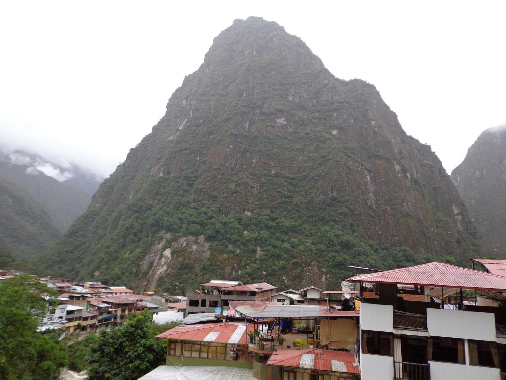 Hotel Taypikala Machupicchu ภายนอก รูปภาพ