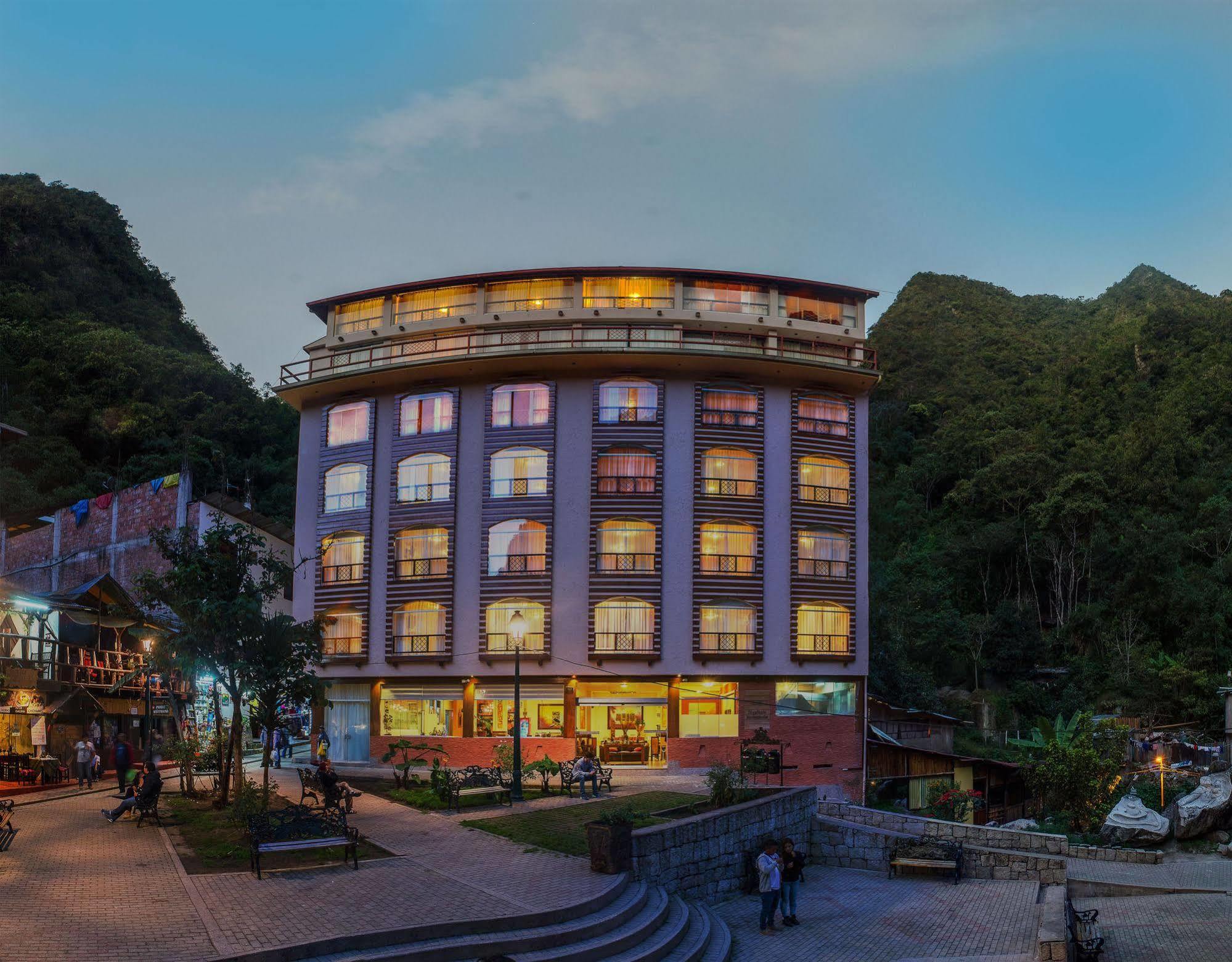 Hotel Taypikala Machupicchu ภายนอก รูปภาพ