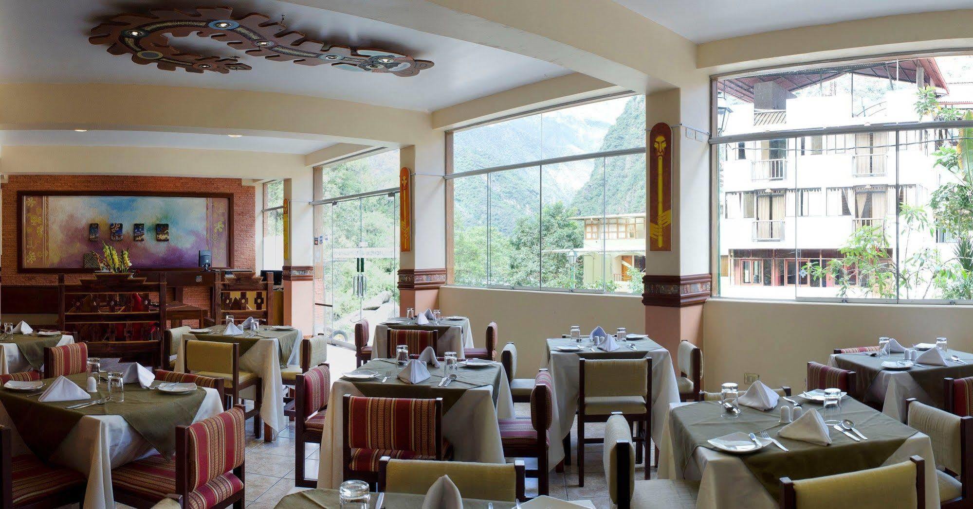 Hotel Taypikala Machupicchu ภายนอก รูปภาพ