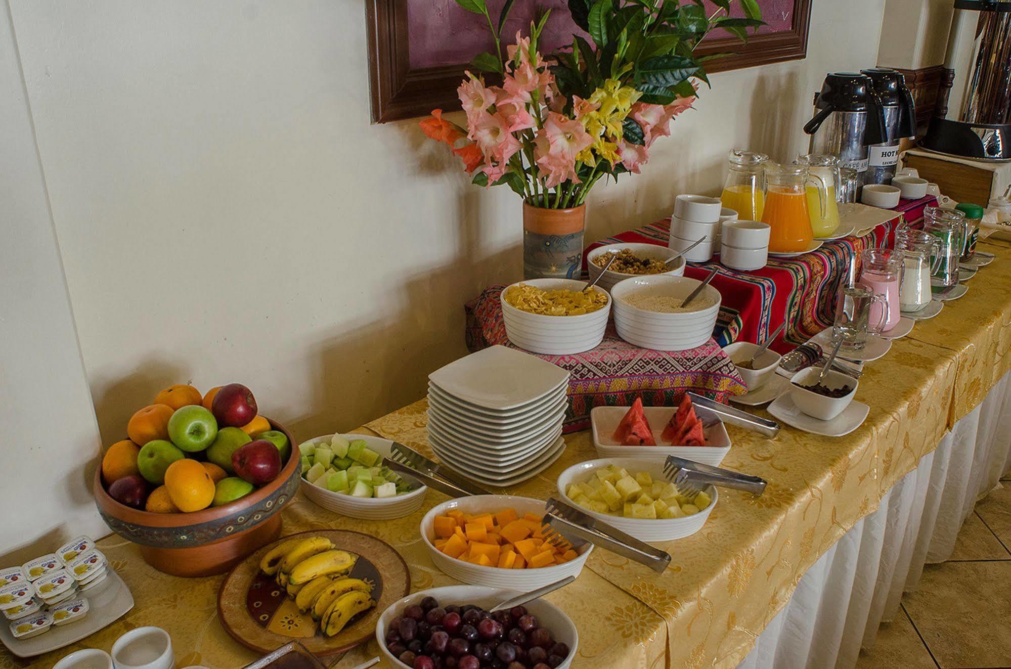 Hotel Taypikala Machupicchu ภายนอก รูปภาพ